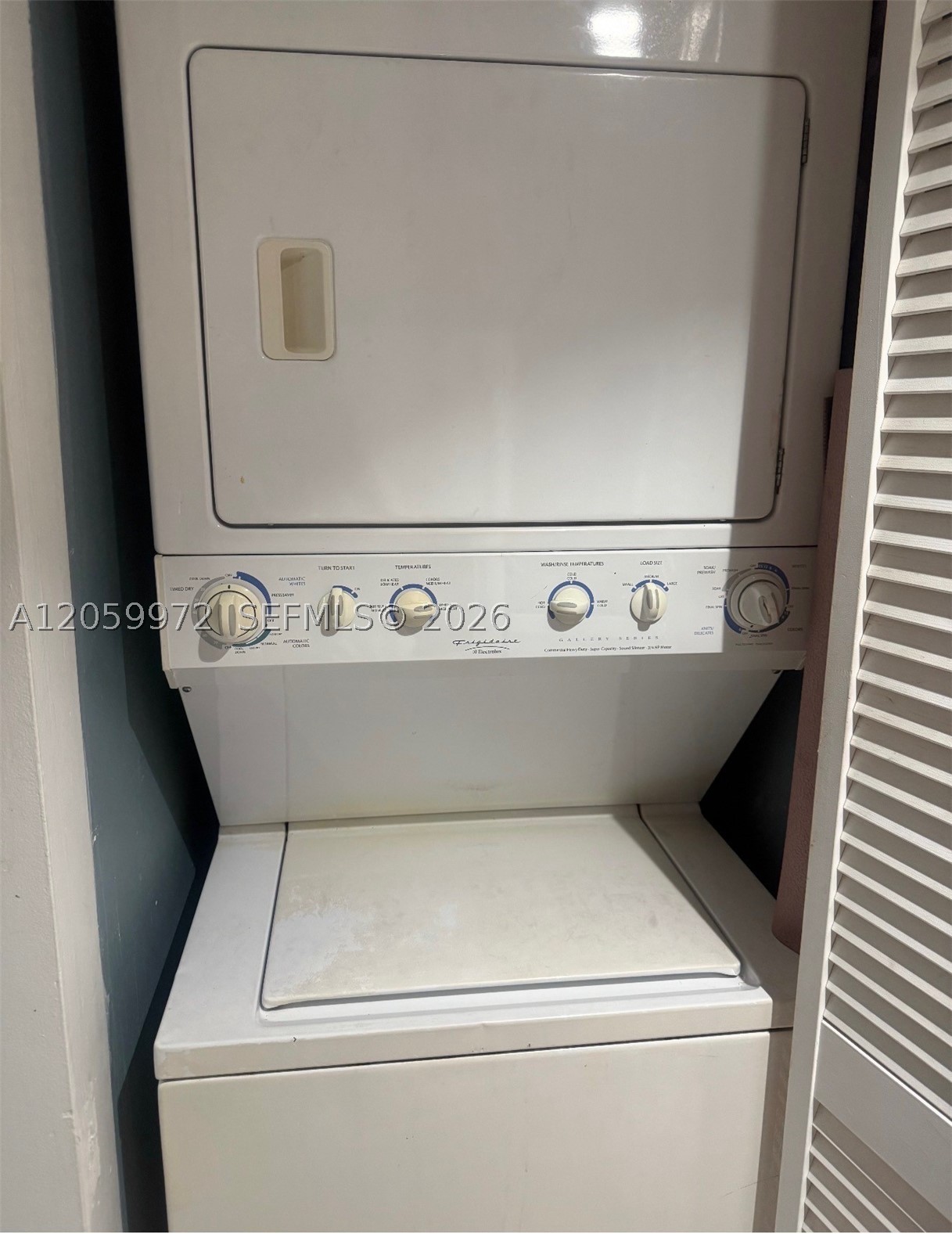 INTERNATIONAL PARK CONDO - Residential