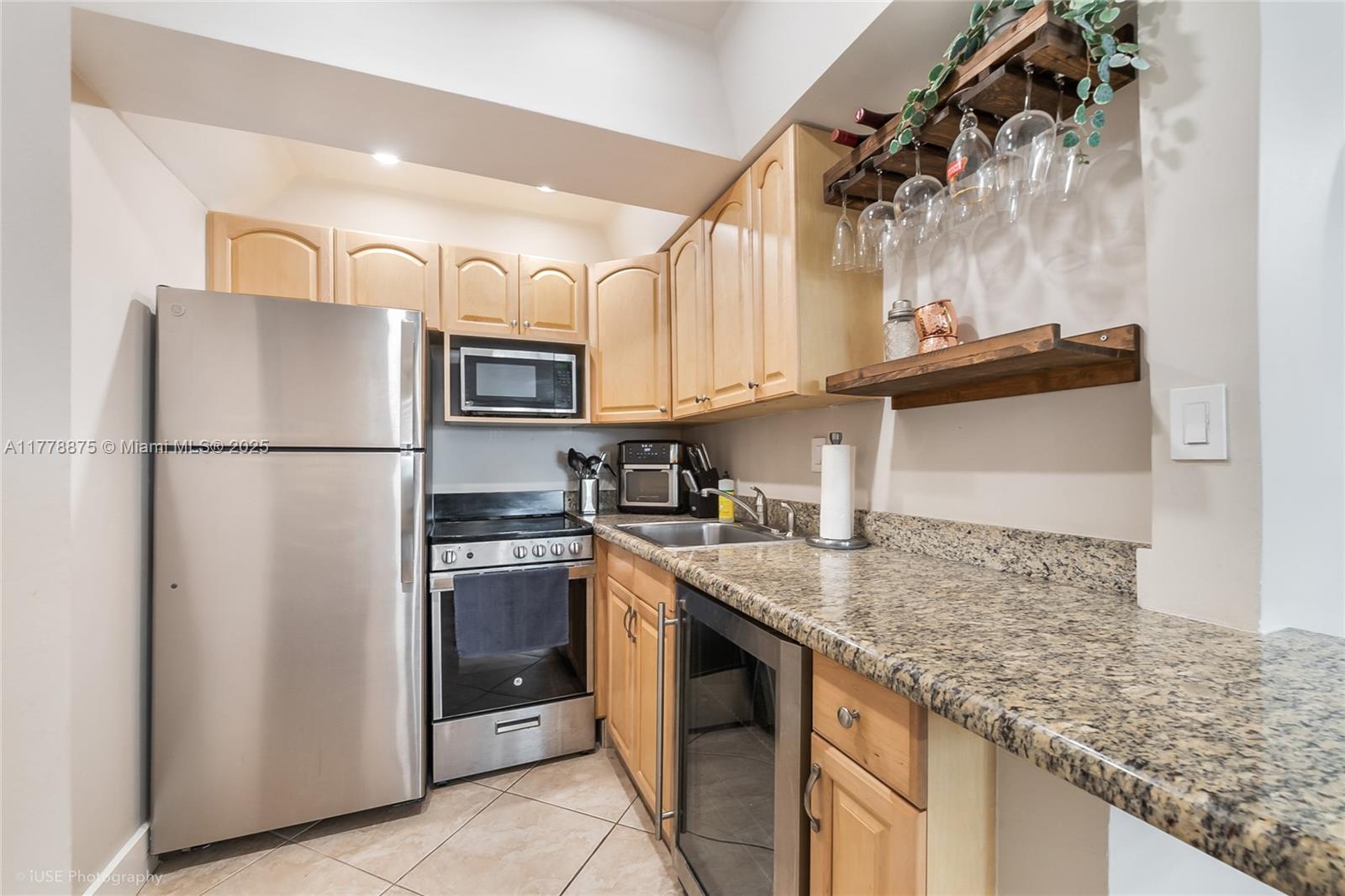 MONTEREY GARDENS OF PINEC - Residential