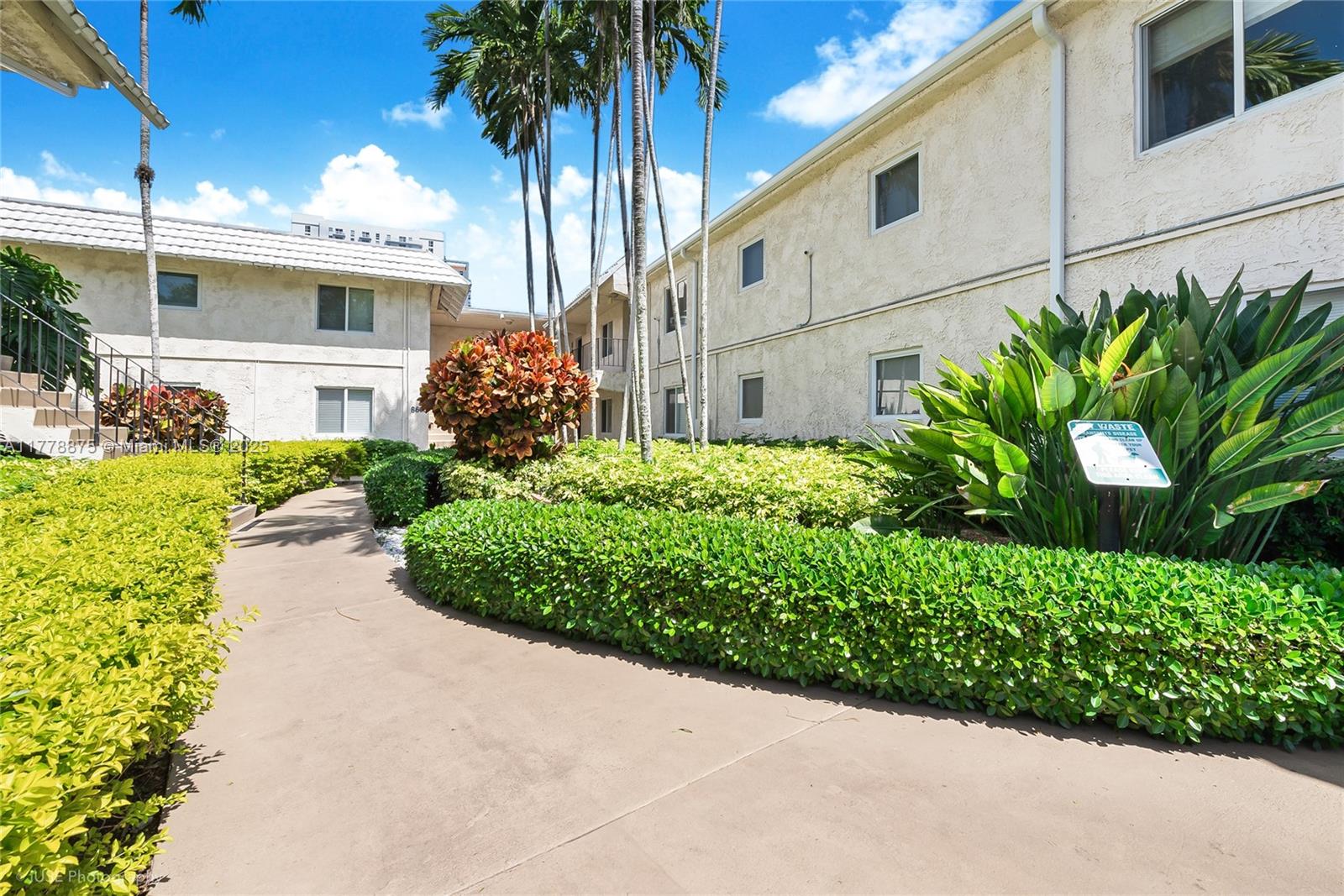 MONTEREY GARDENS OF PINEC - Residential