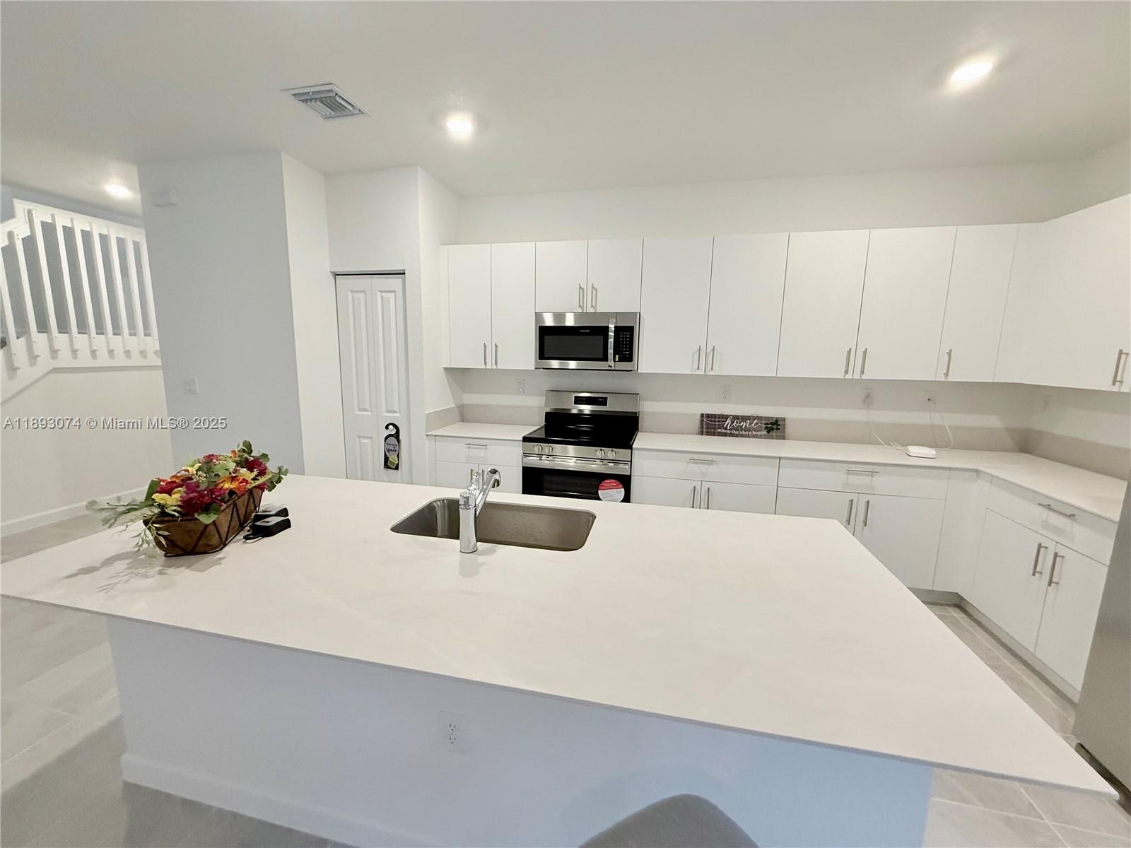 KEYS GATE ALTAMIRA ALICANT - Residential Lease