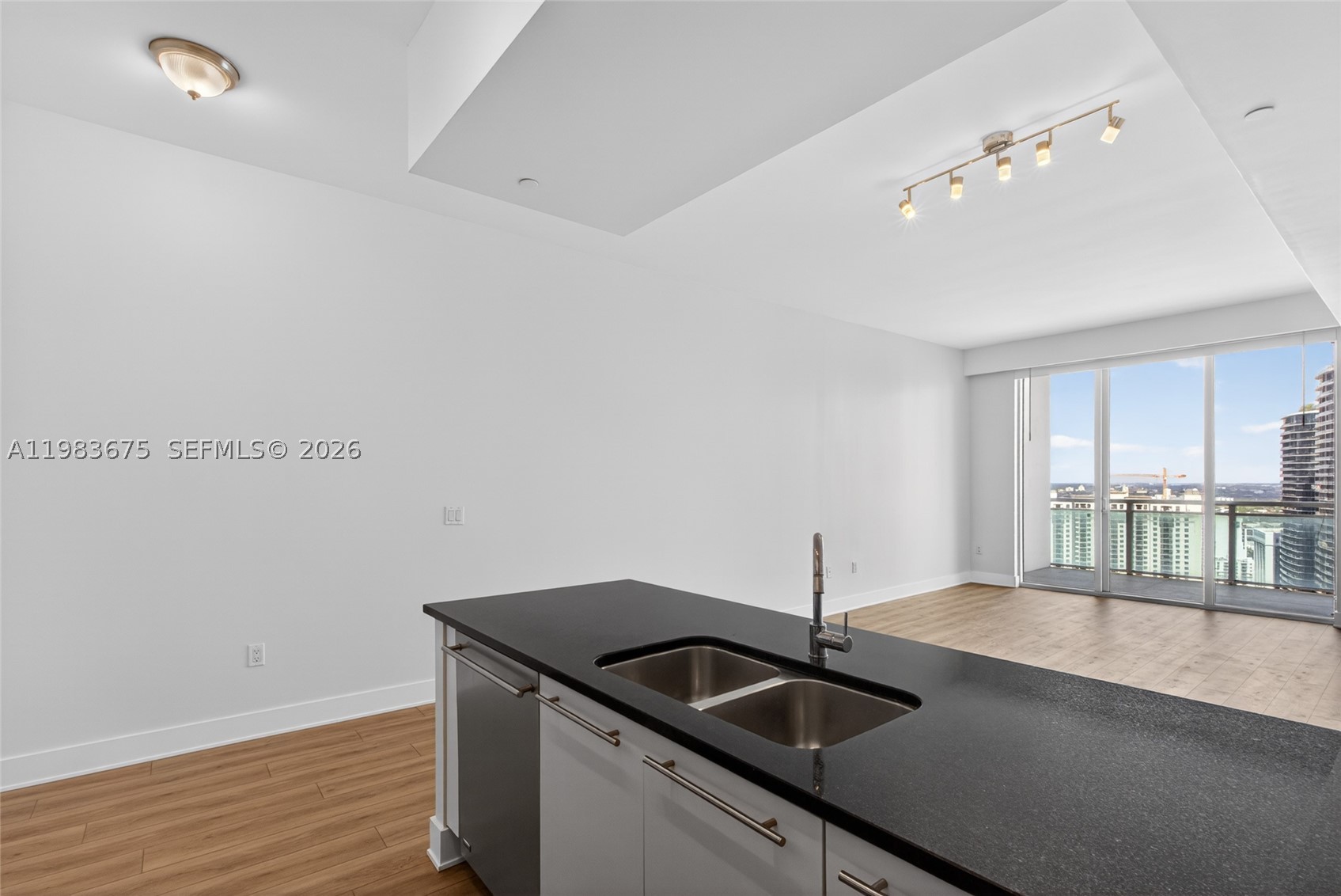 THE PLAZA 851 BRICKELL CO - Residential