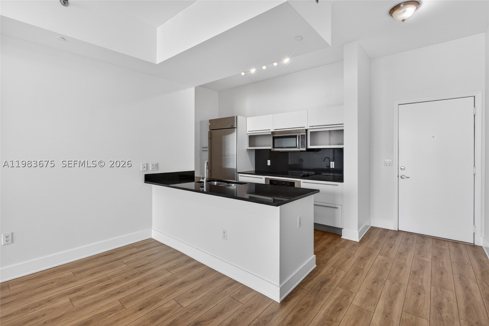 THE PLAZA 851 BRICKELL CO - Residential