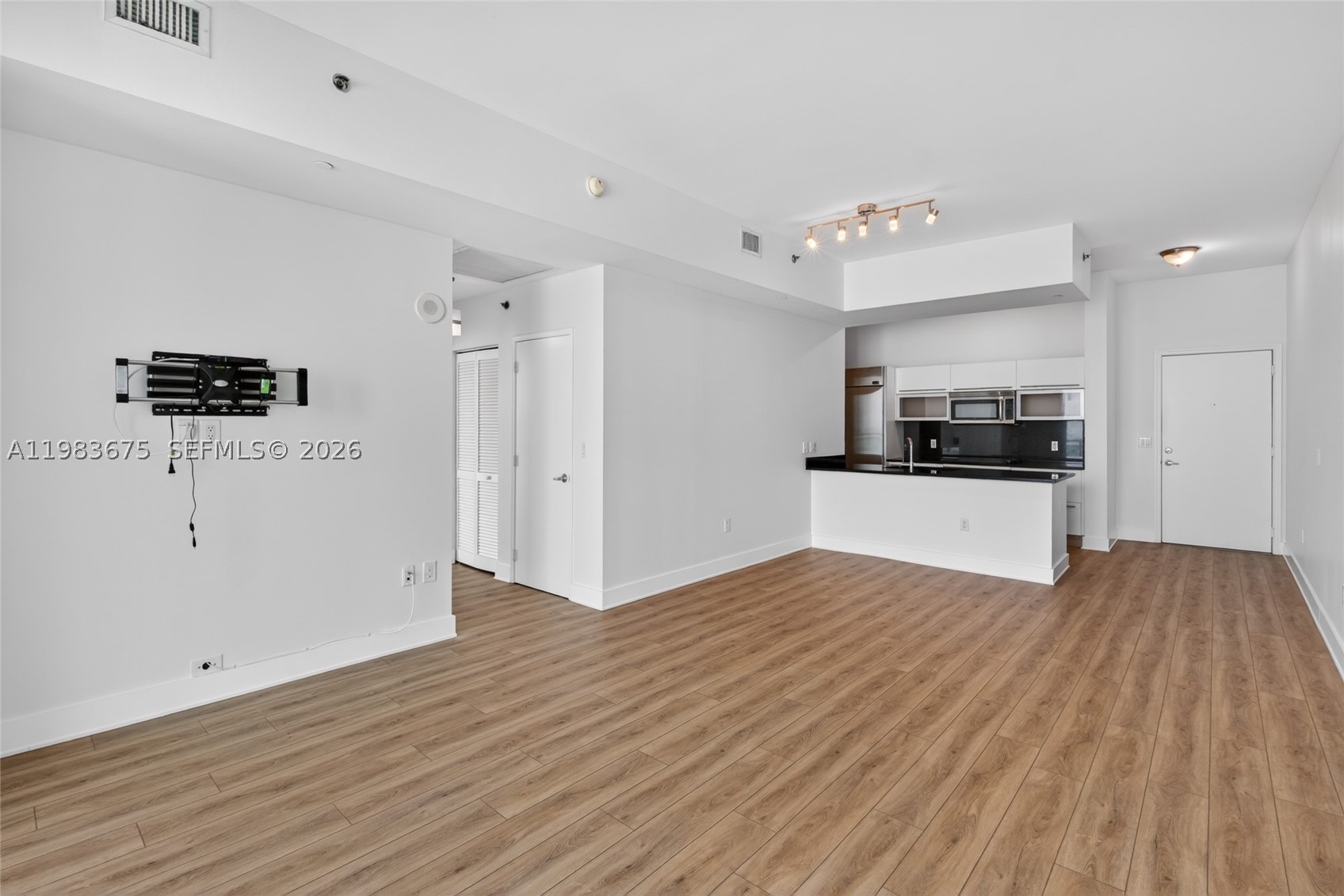 THE PLAZA 851 BRICKELL CO - Residential