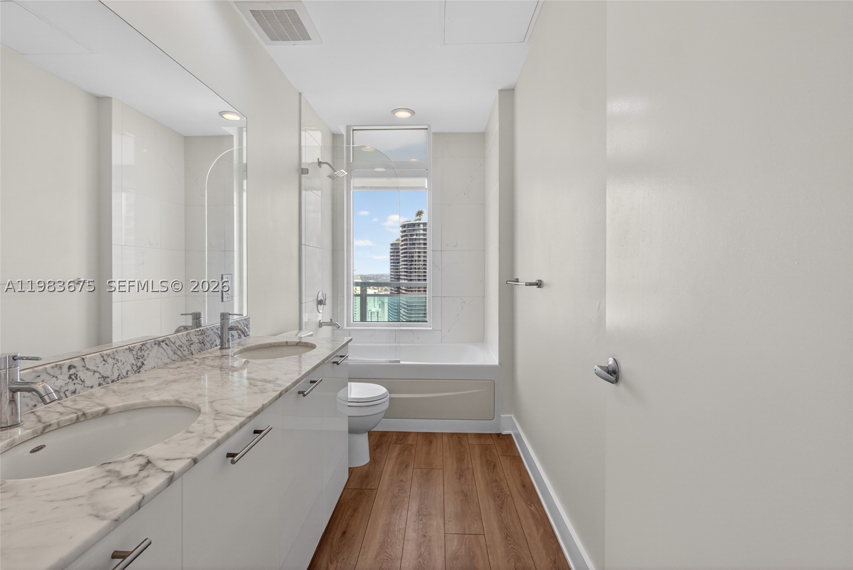 THE PLAZA 851 BRICKELL CO - Residential