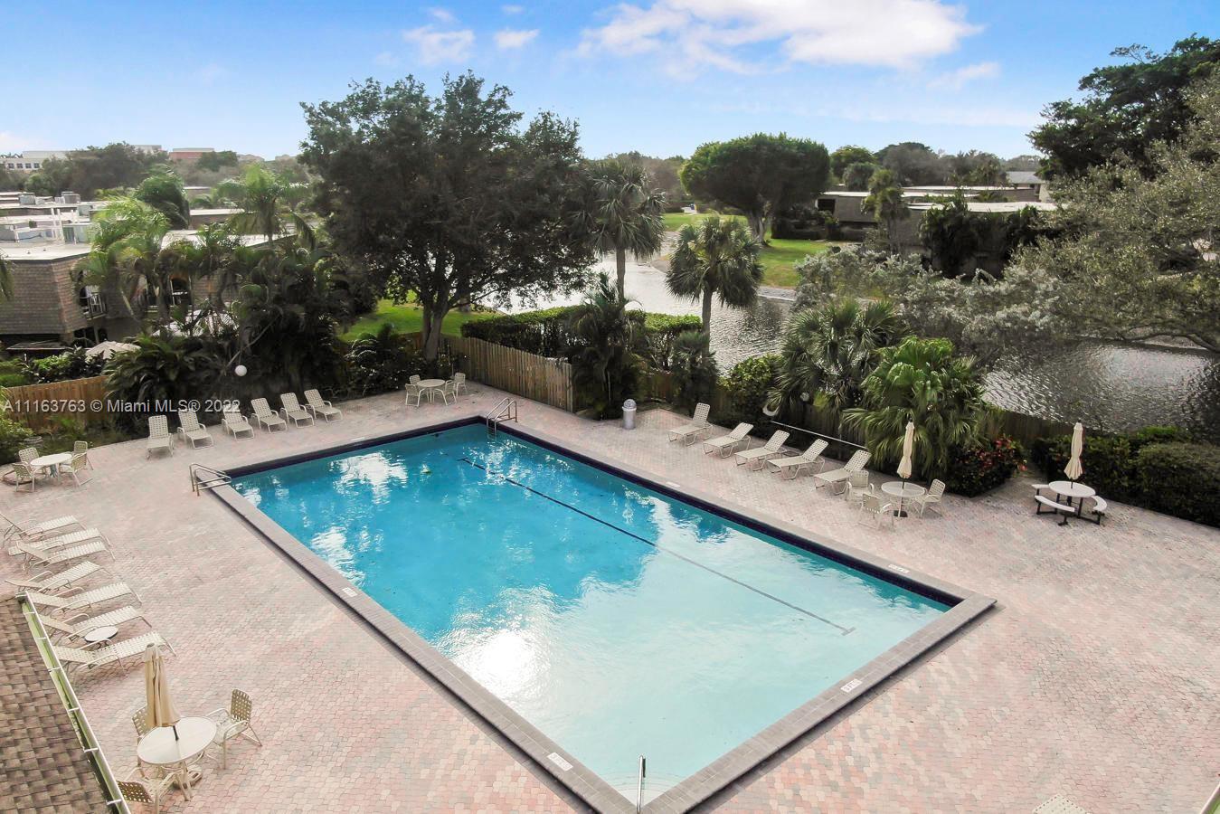 DELRAY OAKS WEST CONDO - Residential