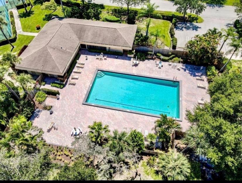 DELRAY OAKS WEST CONDO - Residential