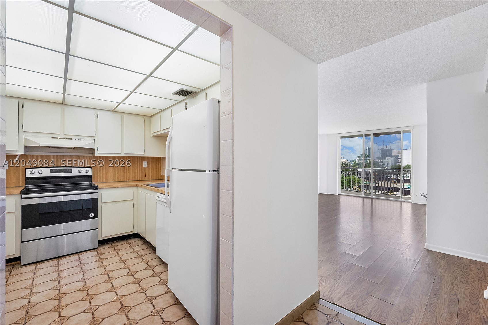 WEST BAY GARDENS CONDO - Residential