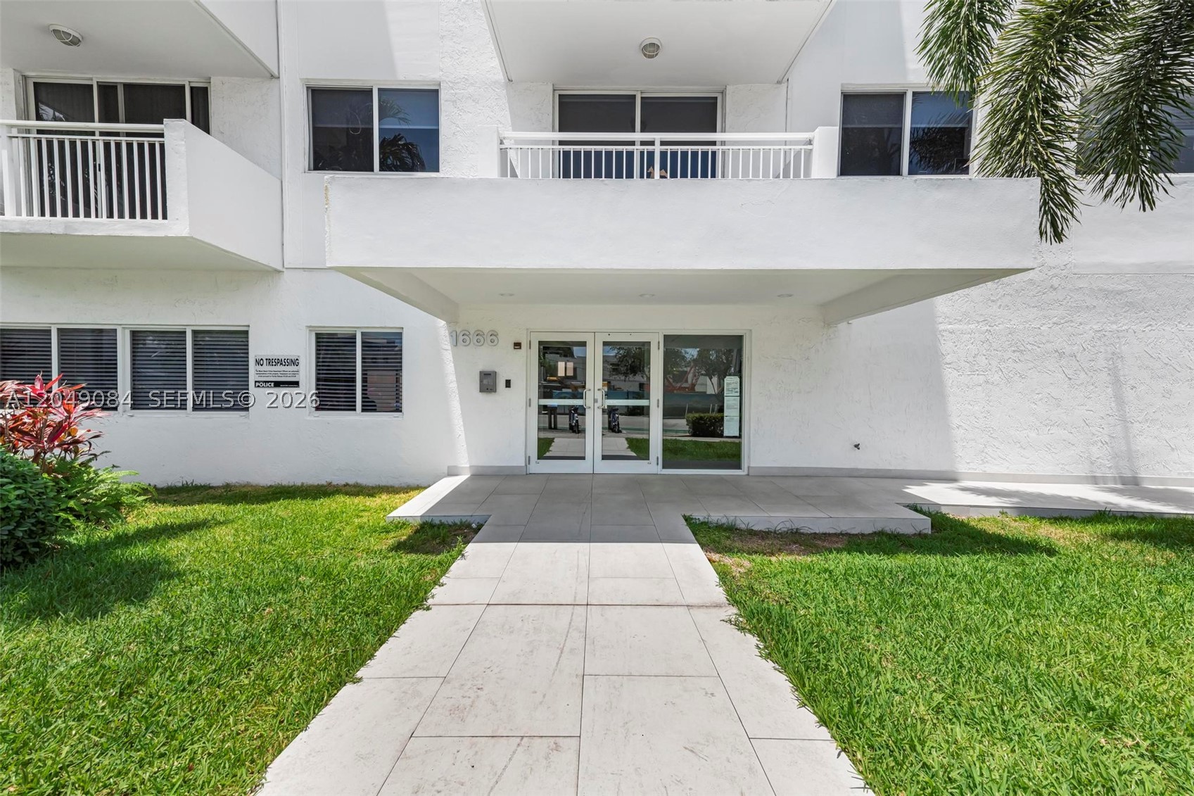WEST BAY GARDENS CONDO - Residential