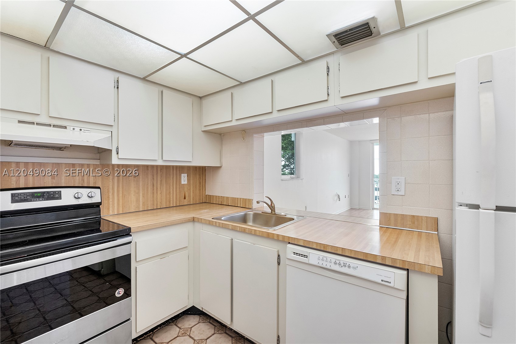 WEST BAY GARDENS CONDO - Residential