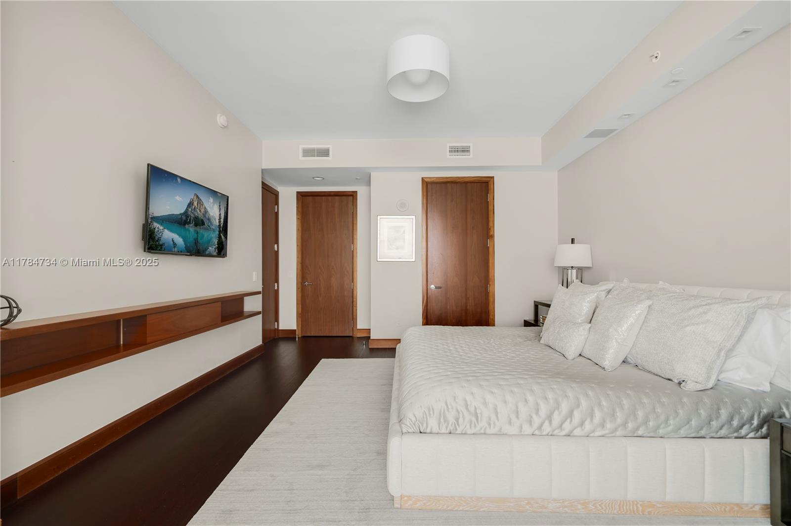 St. Regis Center Tower - Residential Lease