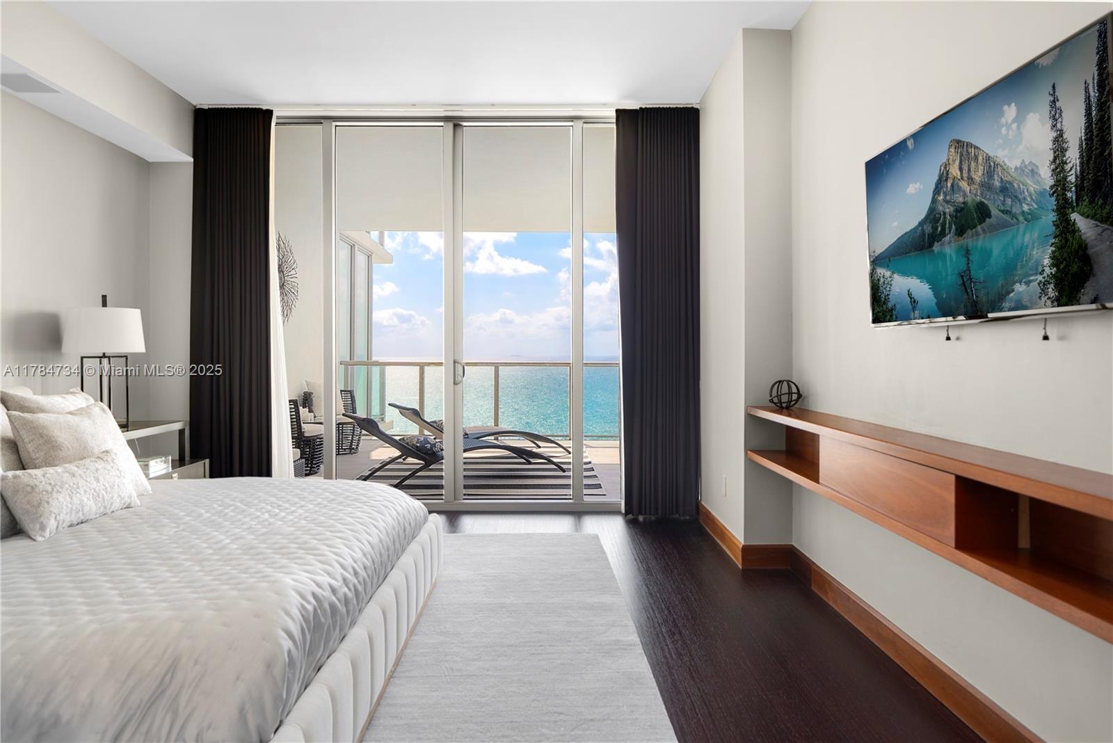 St. Regis Center Tower - Residential Lease