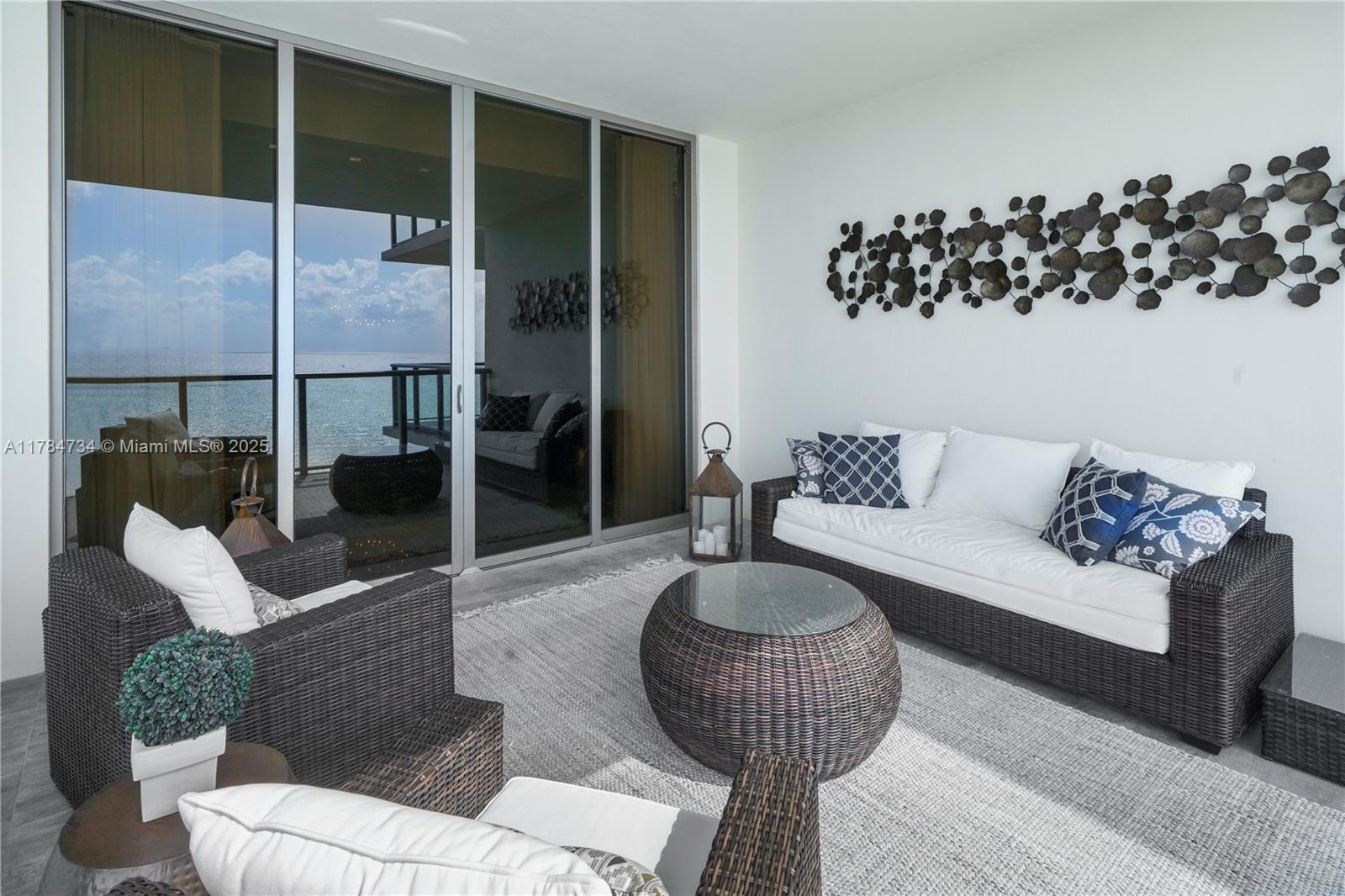 St. Regis Center Tower - Residential Lease