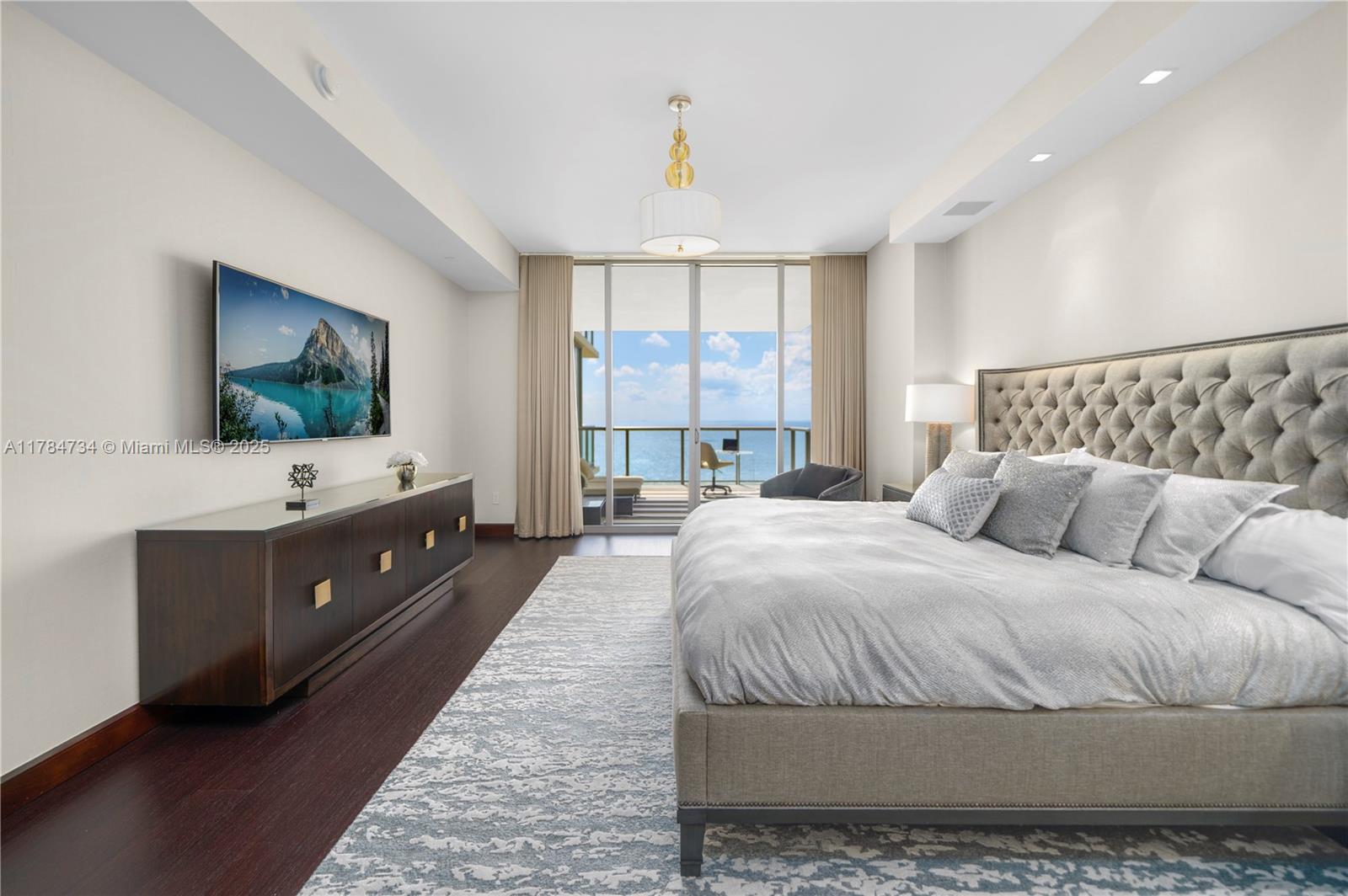 St. Regis Center Tower - Residential Lease