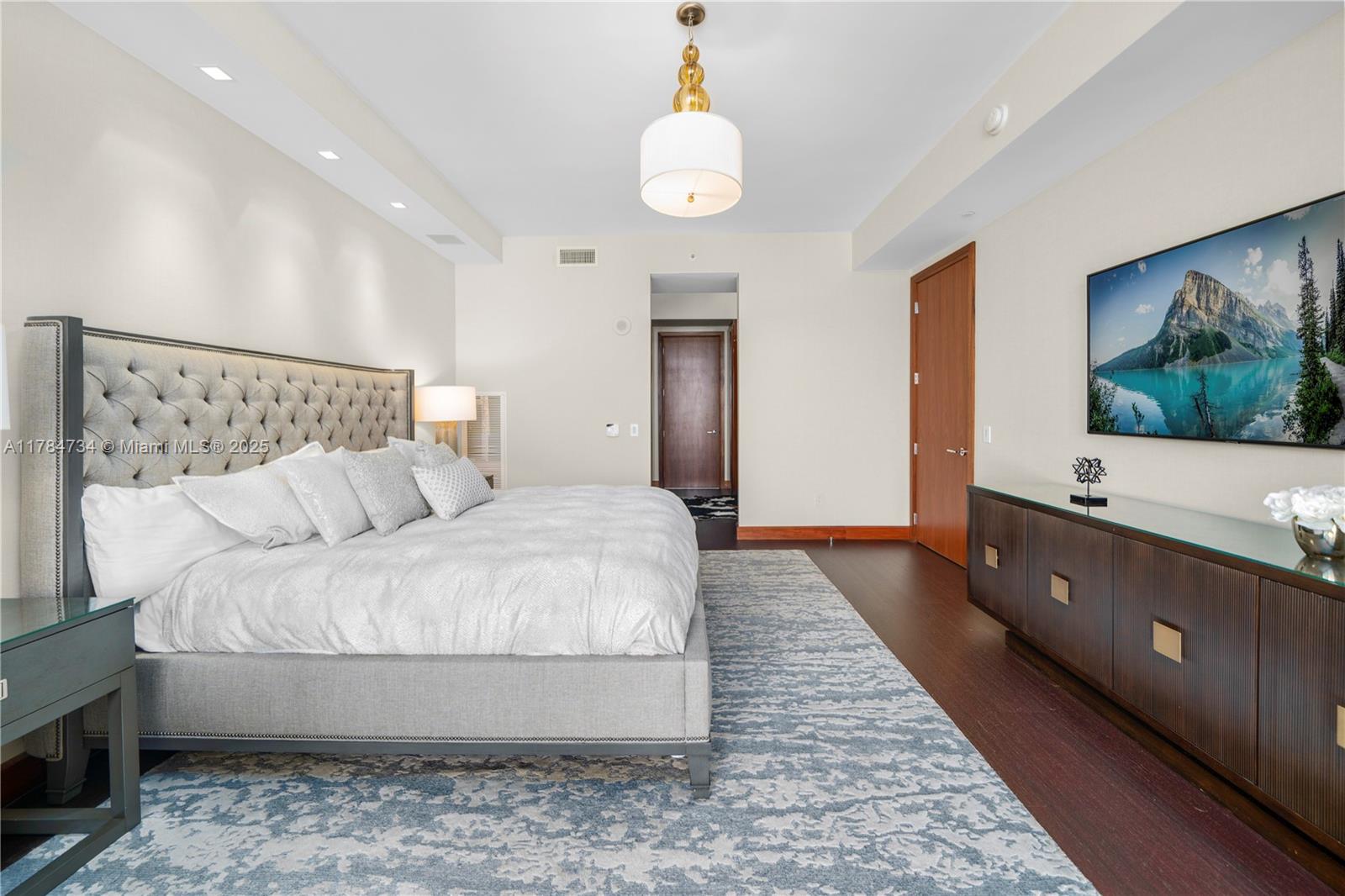 St. Regis Center Tower - Residential Lease