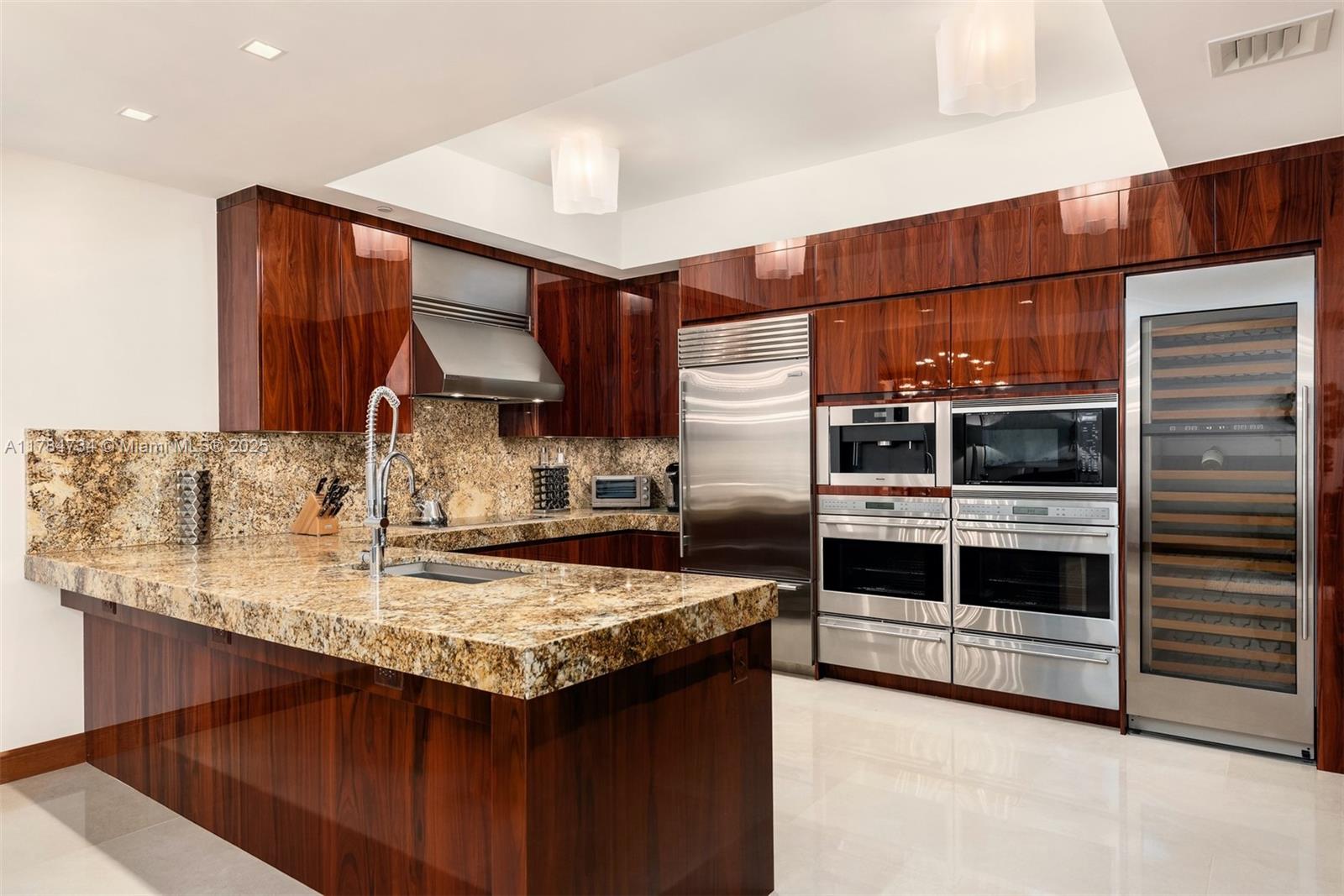 St. Regis Center Tower - Residential Lease