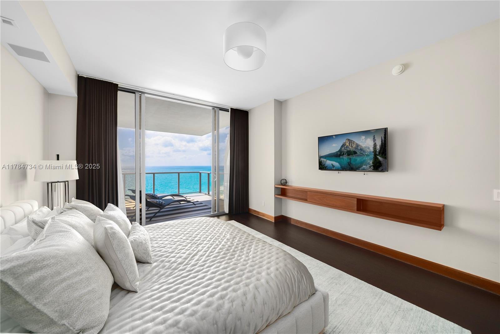 St. Regis Center Tower - Residential Lease
