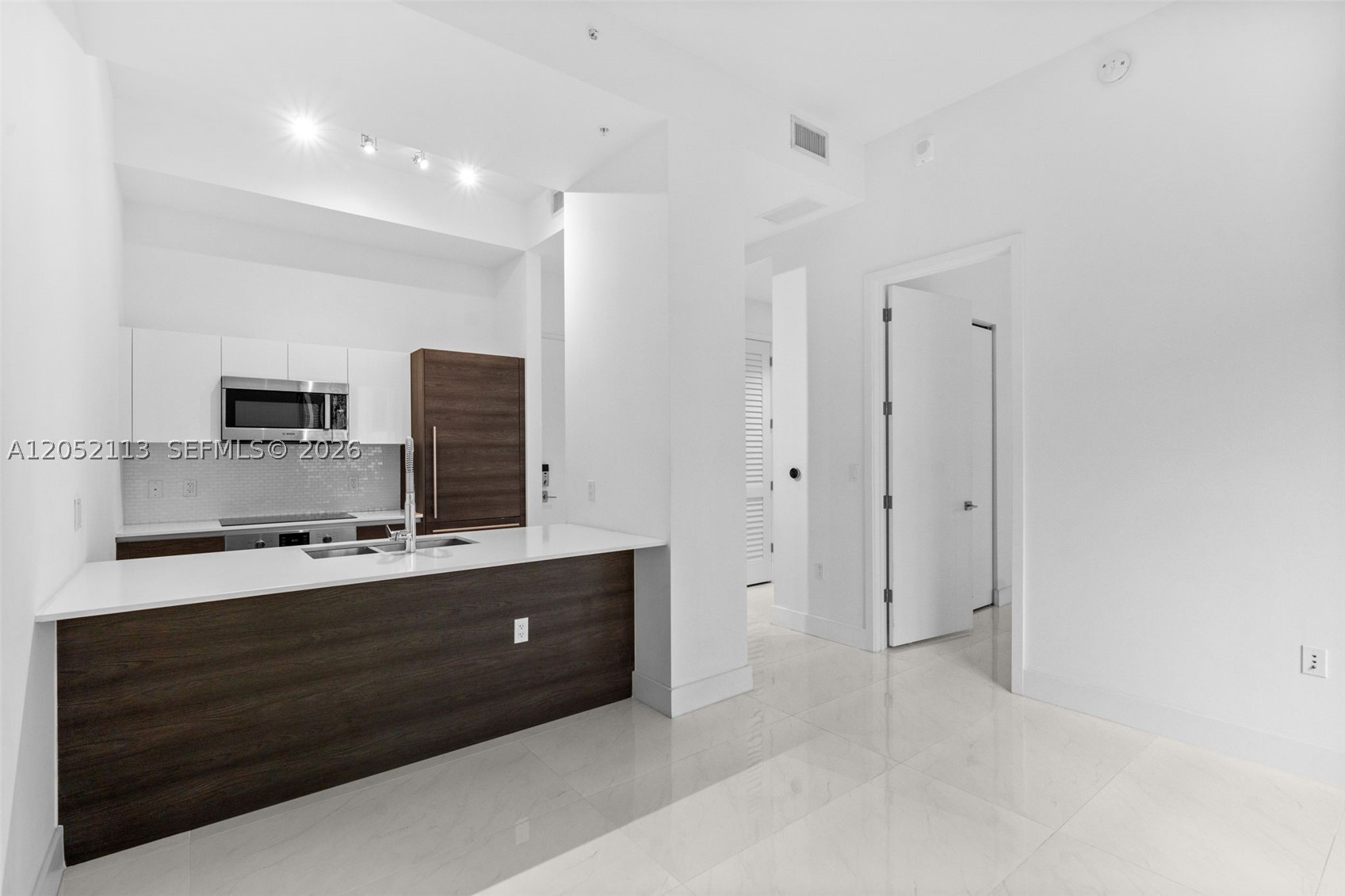 MERRICK MANOR CONDO - Residential Lease