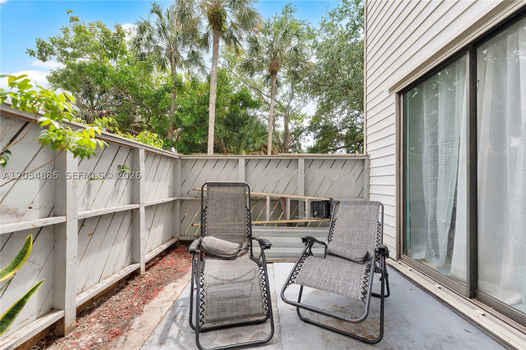 NOB HILL AT WELLEBY CONDO - Residential