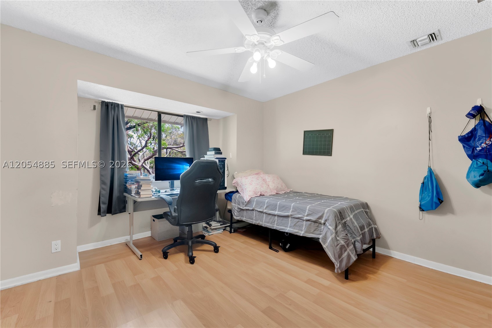 NOB HILL AT WELLEBY CONDO - Residential