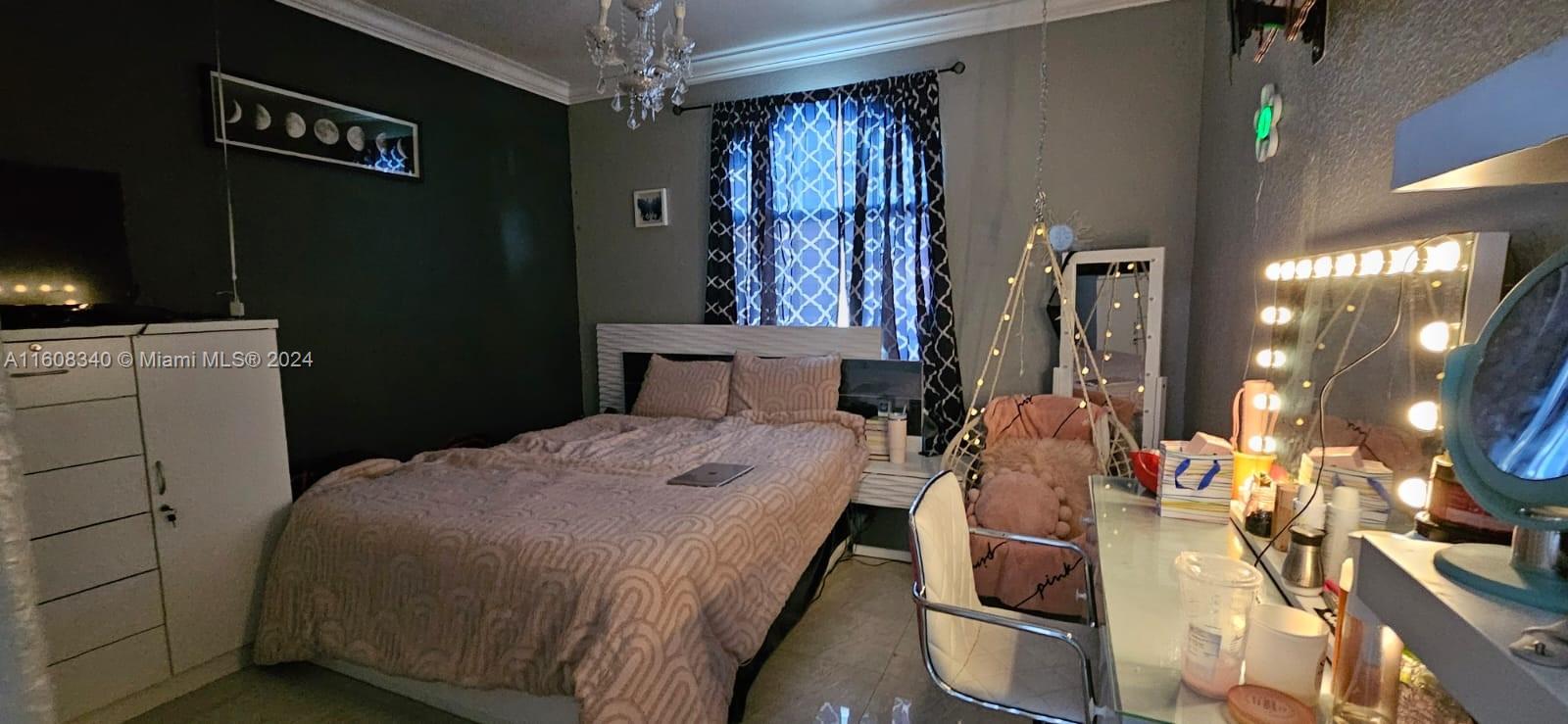 NORTH PALM ESTATES HOMES - Residential