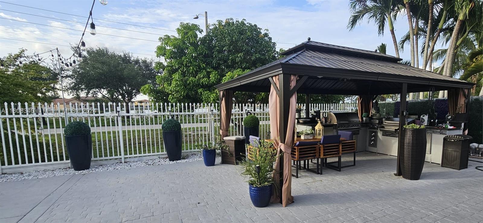 NORTH PALM ESTATES HOMES - Residential