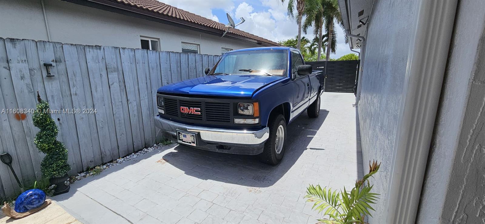 NORTH PALM ESTATES HOMES - Residential