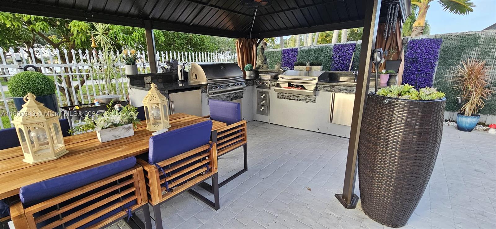 NORTH PALM ESTATES HOMES - Residential