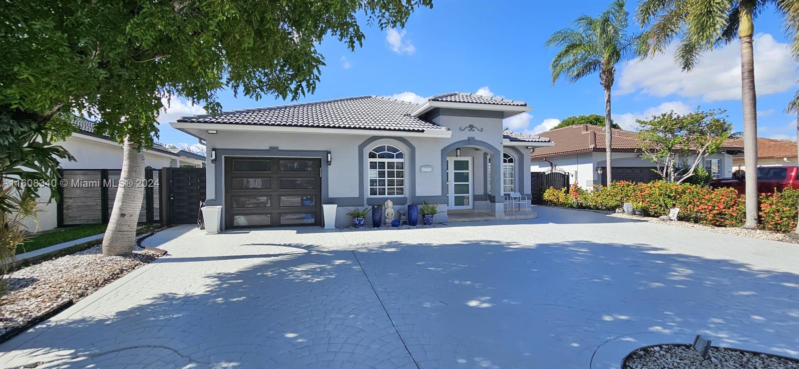 NORTH PALM ESTATES HOMES - Residential