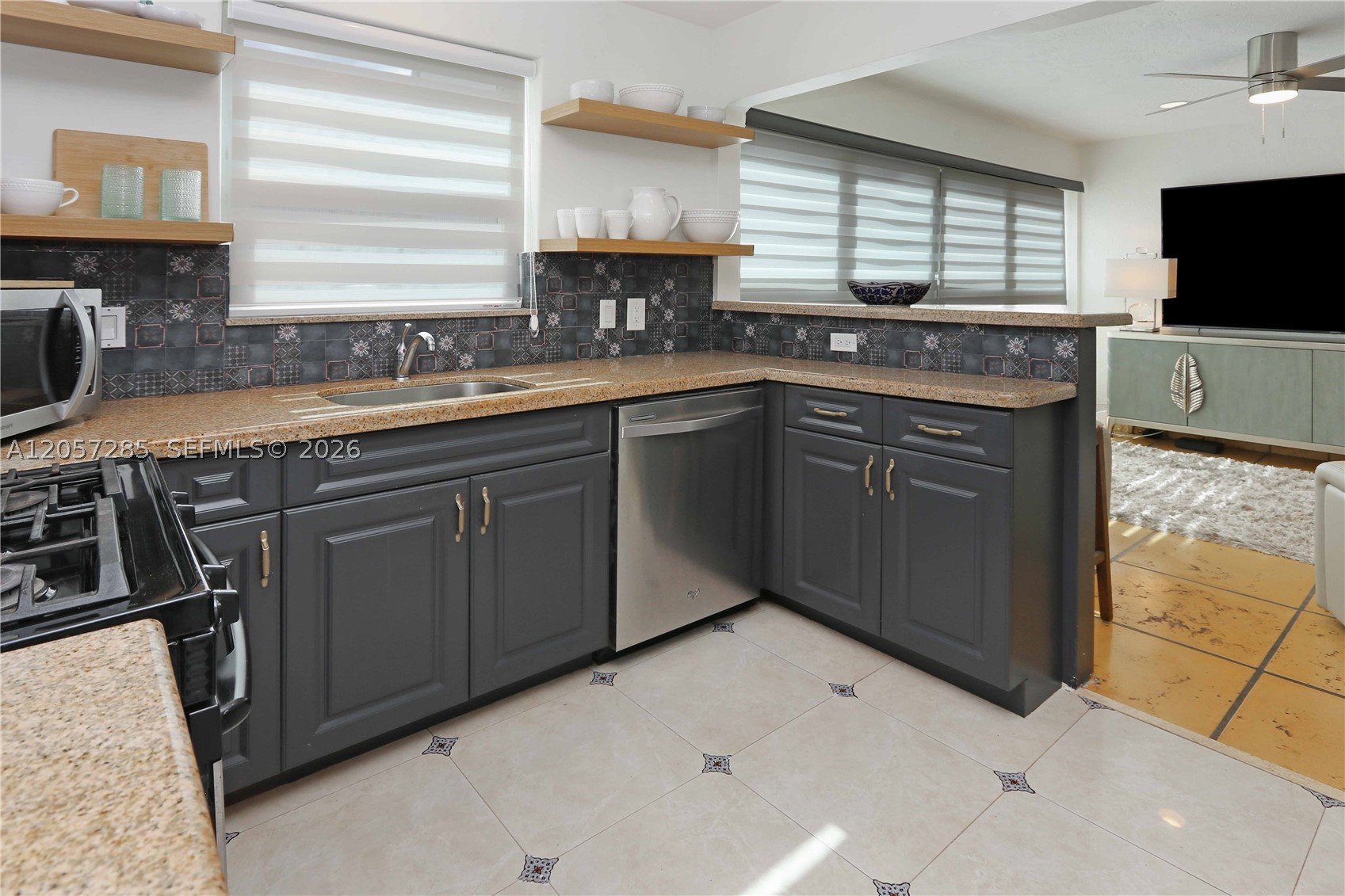 HOLLYWOOD - Residential