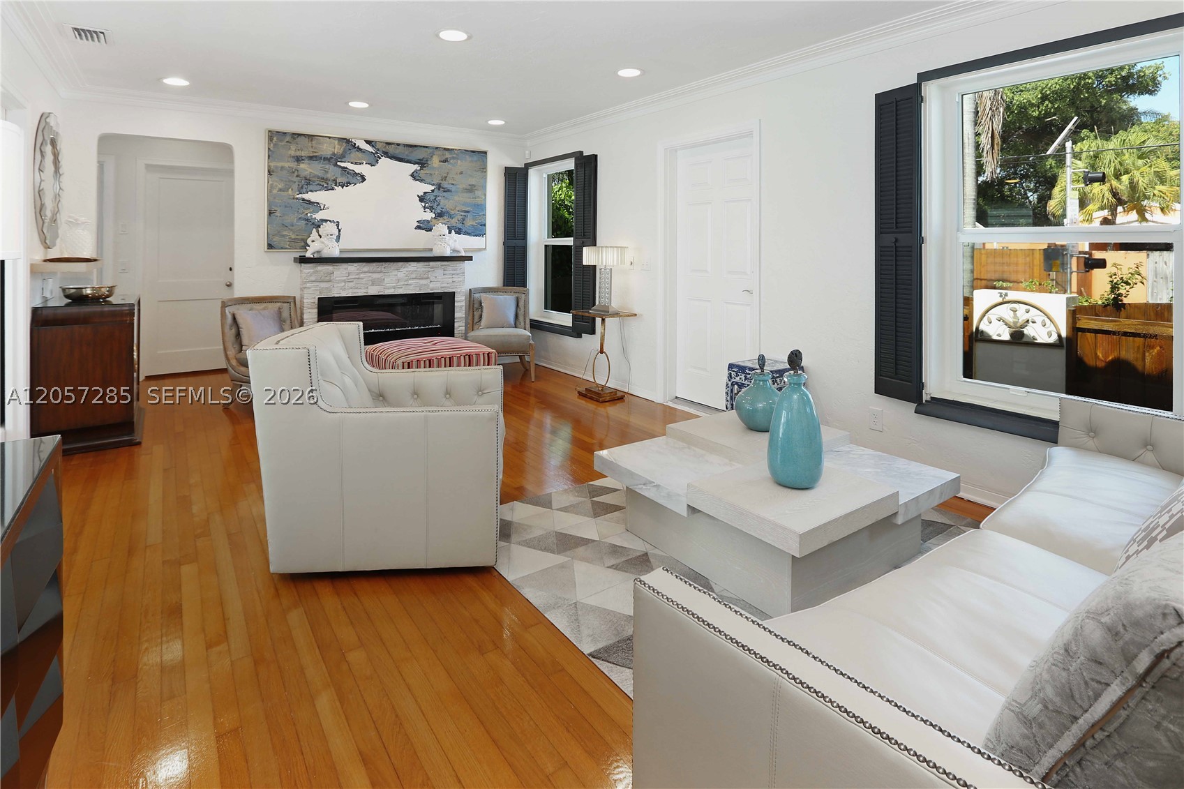 HOLLYWOOD - Residential