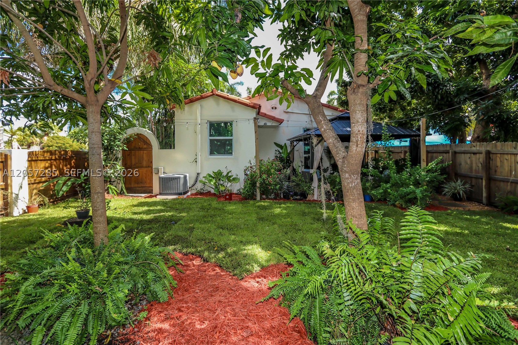 HOLLYWOOD - Residential