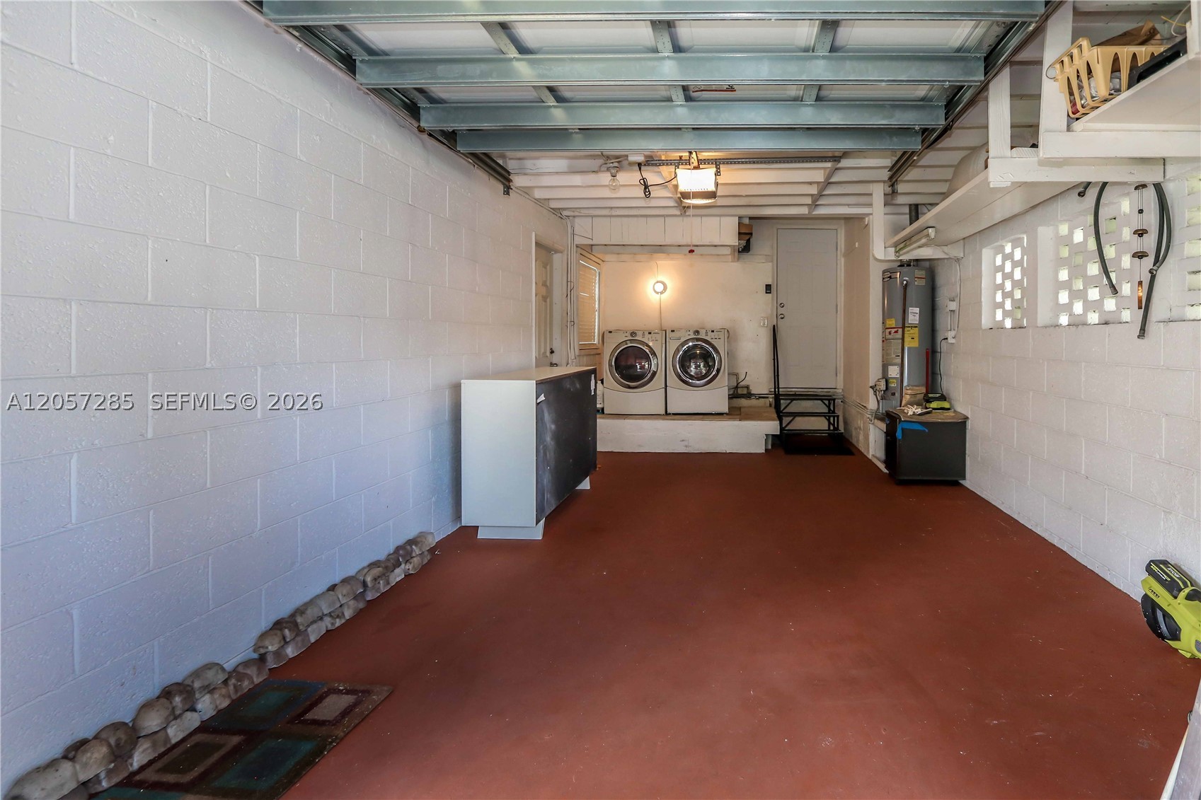 HOLLYWOOD - Residential