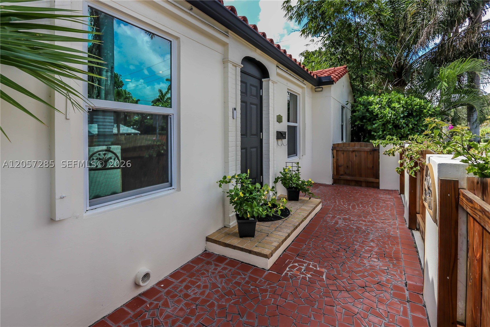 HOLLYWOOD - Residential
