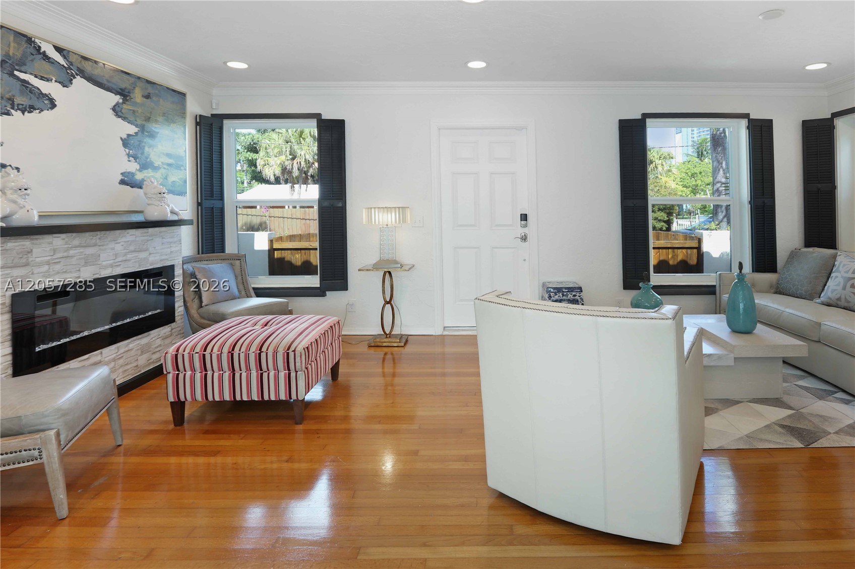 HOLLYWOOD - Residential