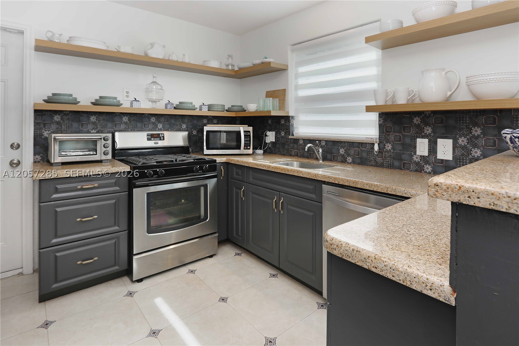 HOLLYWOOD - Residential