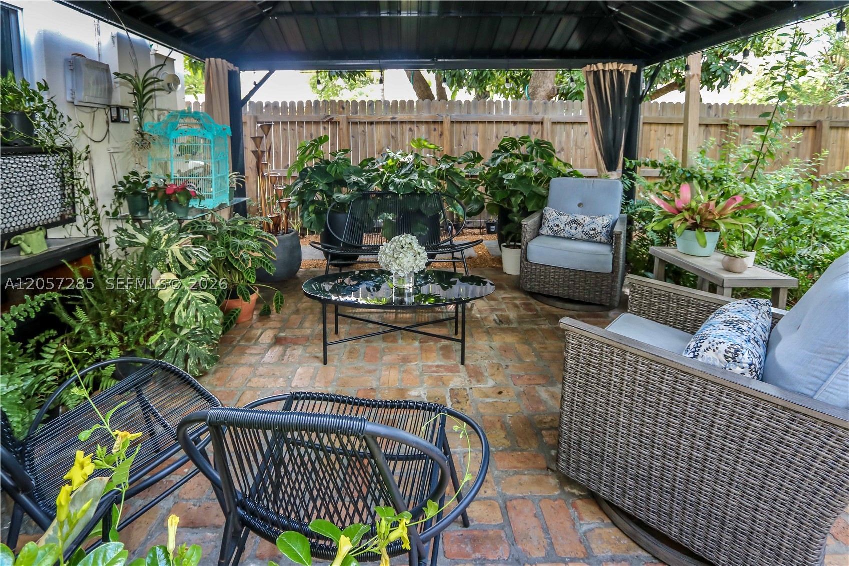 HOLLYWOOD - Residential