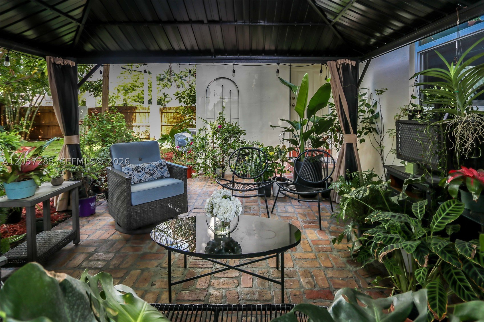 HOLLYWOOD - Residential