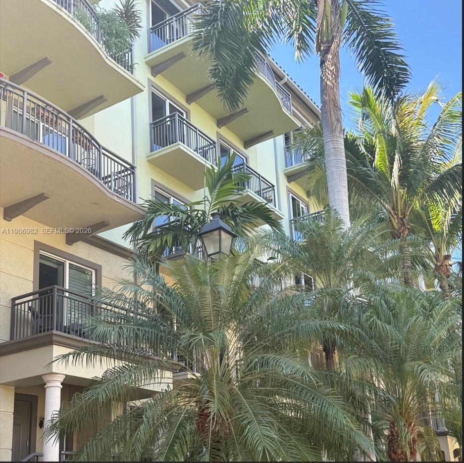 WILTON STATION RES CONDO - Residential