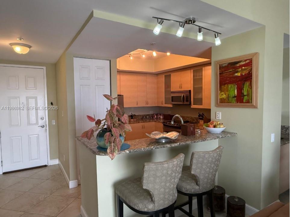 WILTON STATION RES CONDO - Residential