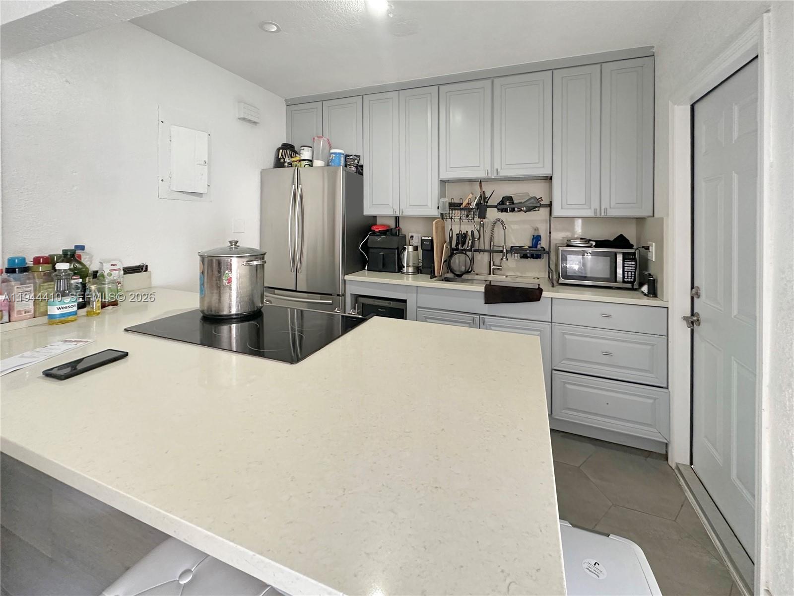 BISCAYNE BCH SUB - Residential Income