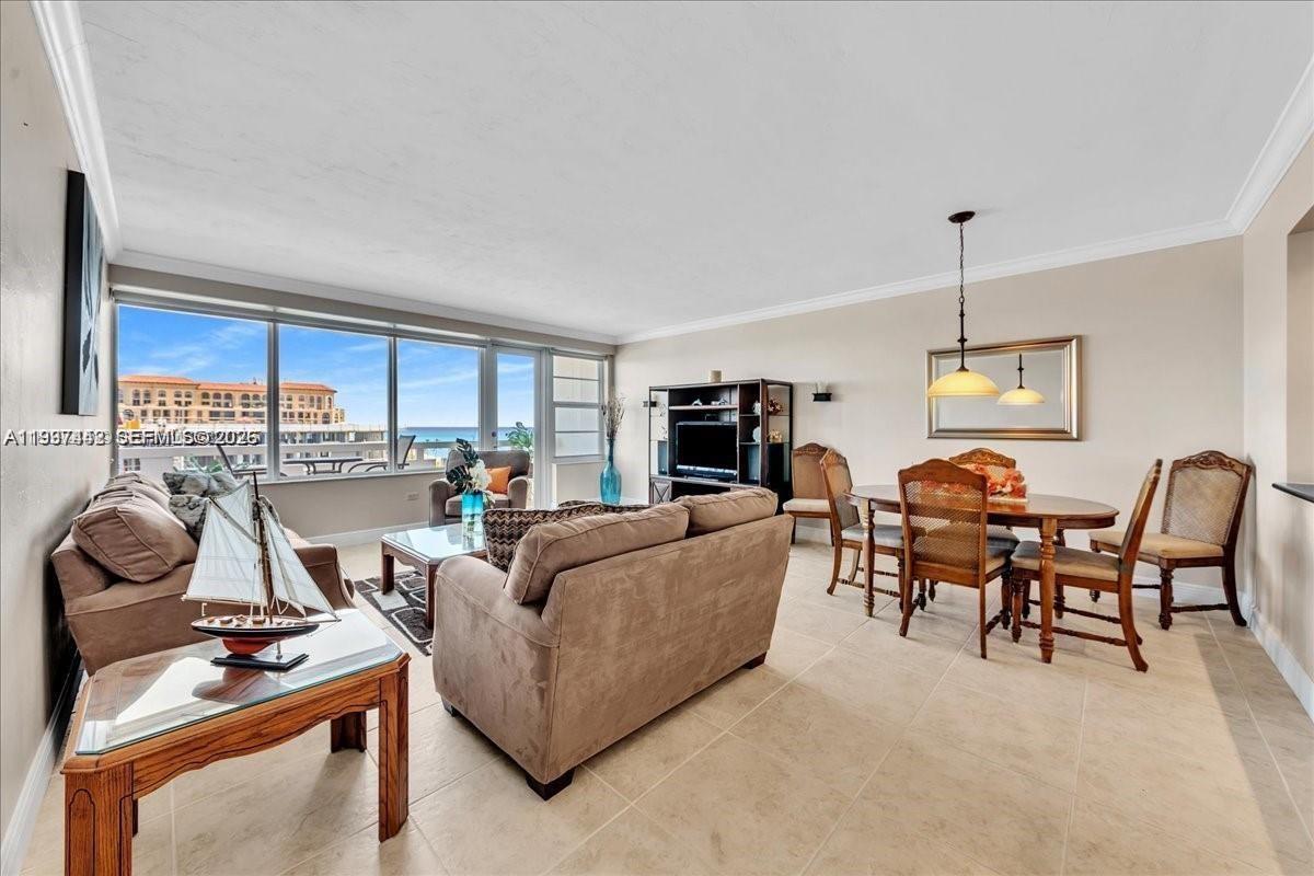 HOLLYWOOD TOWERS CONDO - Residential