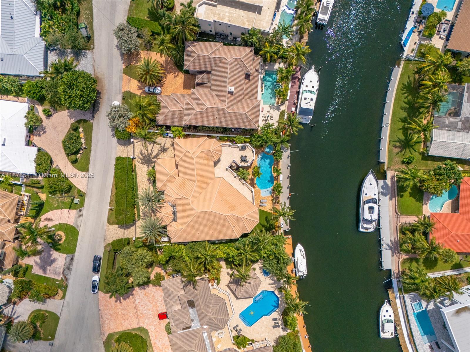 HILLSBORO HARBOR UNIT - Residential