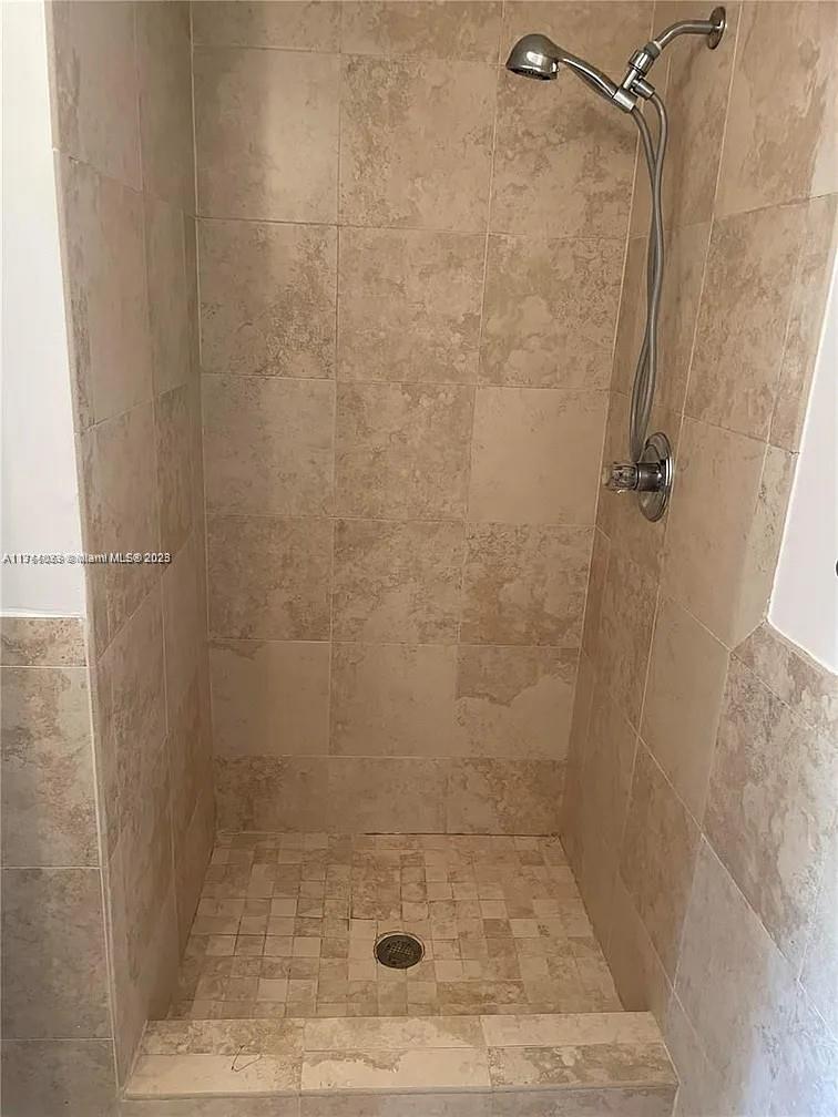 GABLES POINT III CONDO - Residential Lease