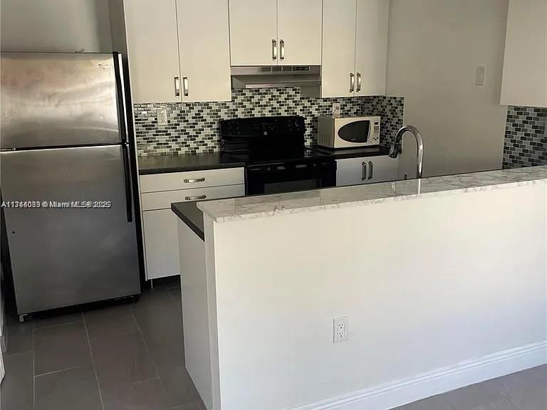 GABLES POINT III CONDO - Residential Lease