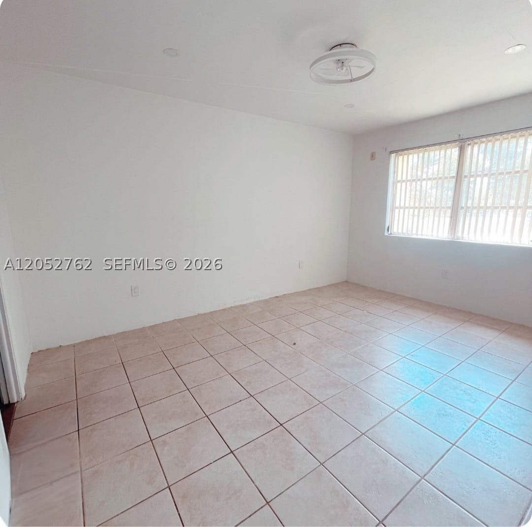 LAKEWOOD VILLAS CONDO - Residential