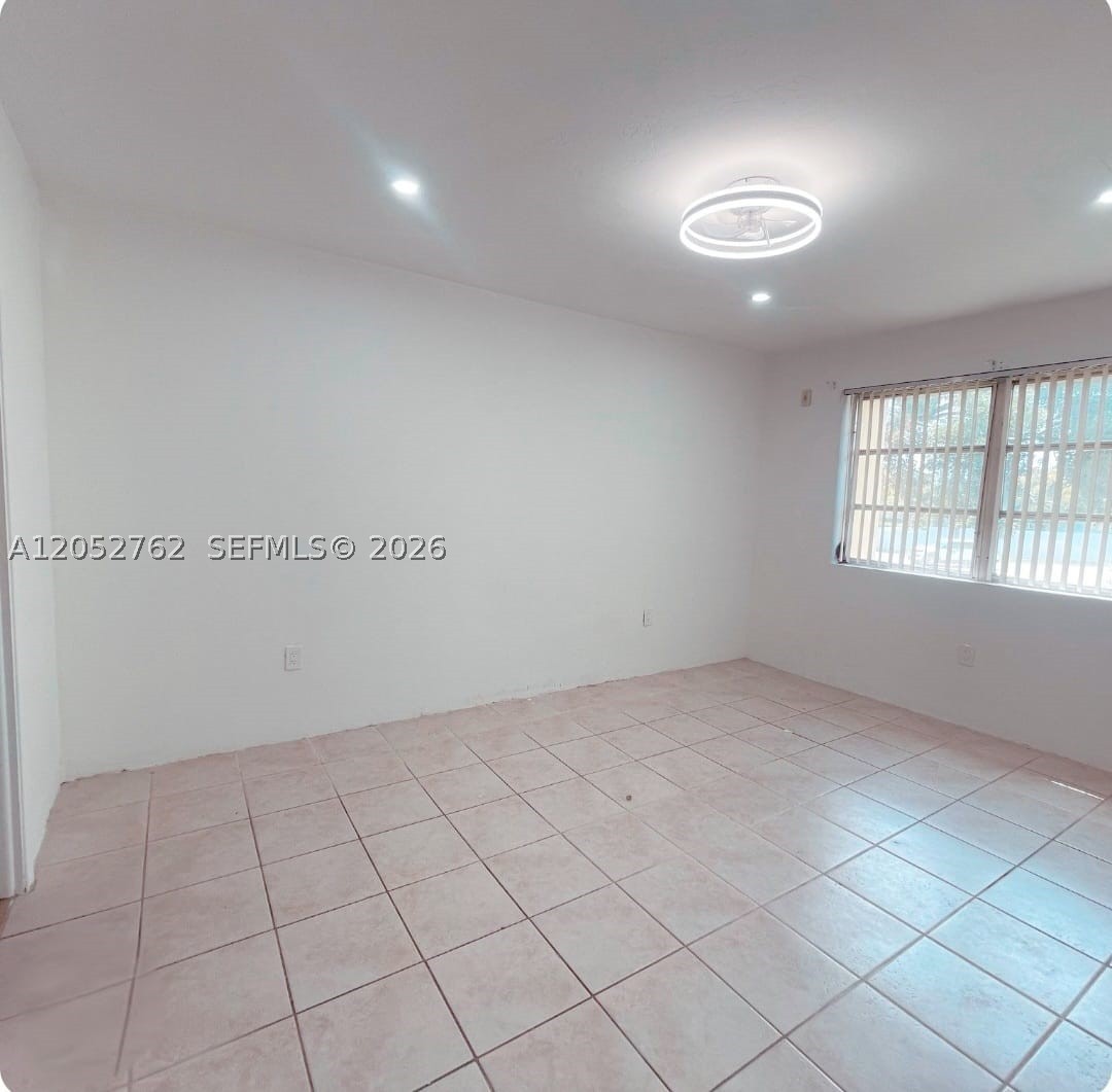 LAKEWOOD VILLAS CONDO - Residential