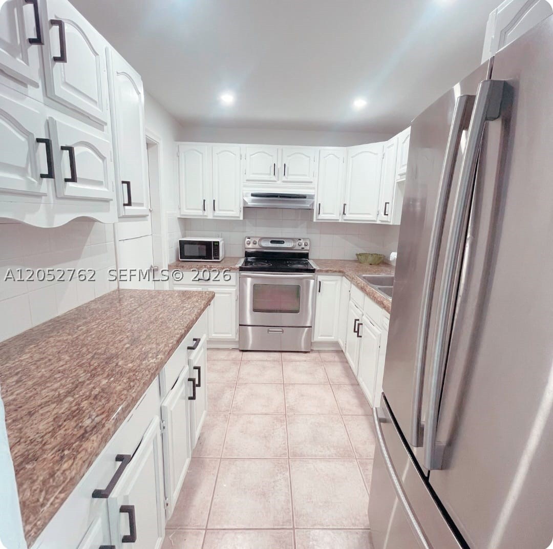 LAKEWOOD VILLAS CONDO - Residential