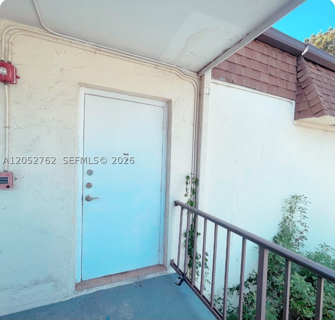 LAKEWOOD VILLAS CONDO - Residential