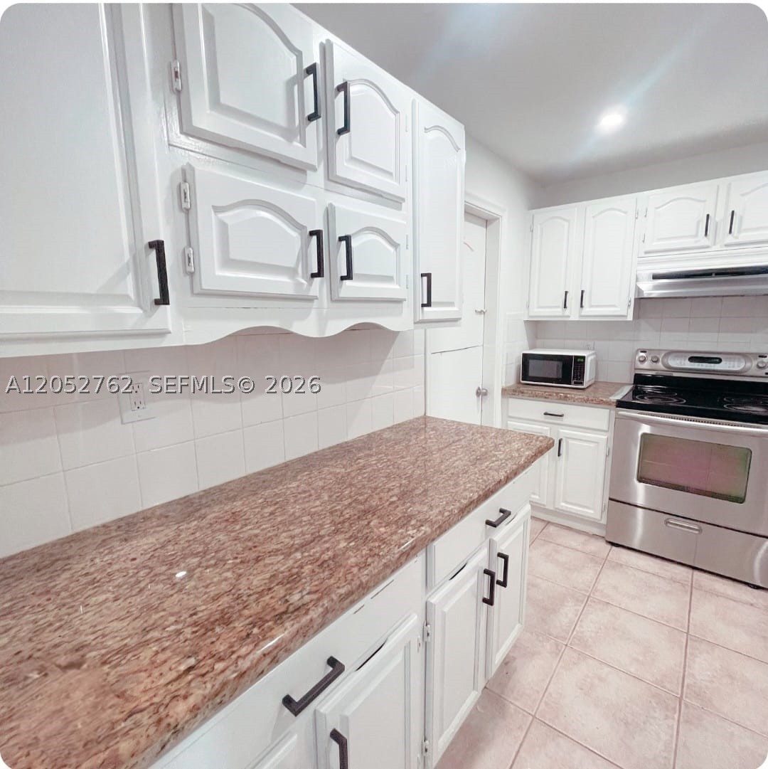 LAKEWOOD VILLAS CONDO - Residential