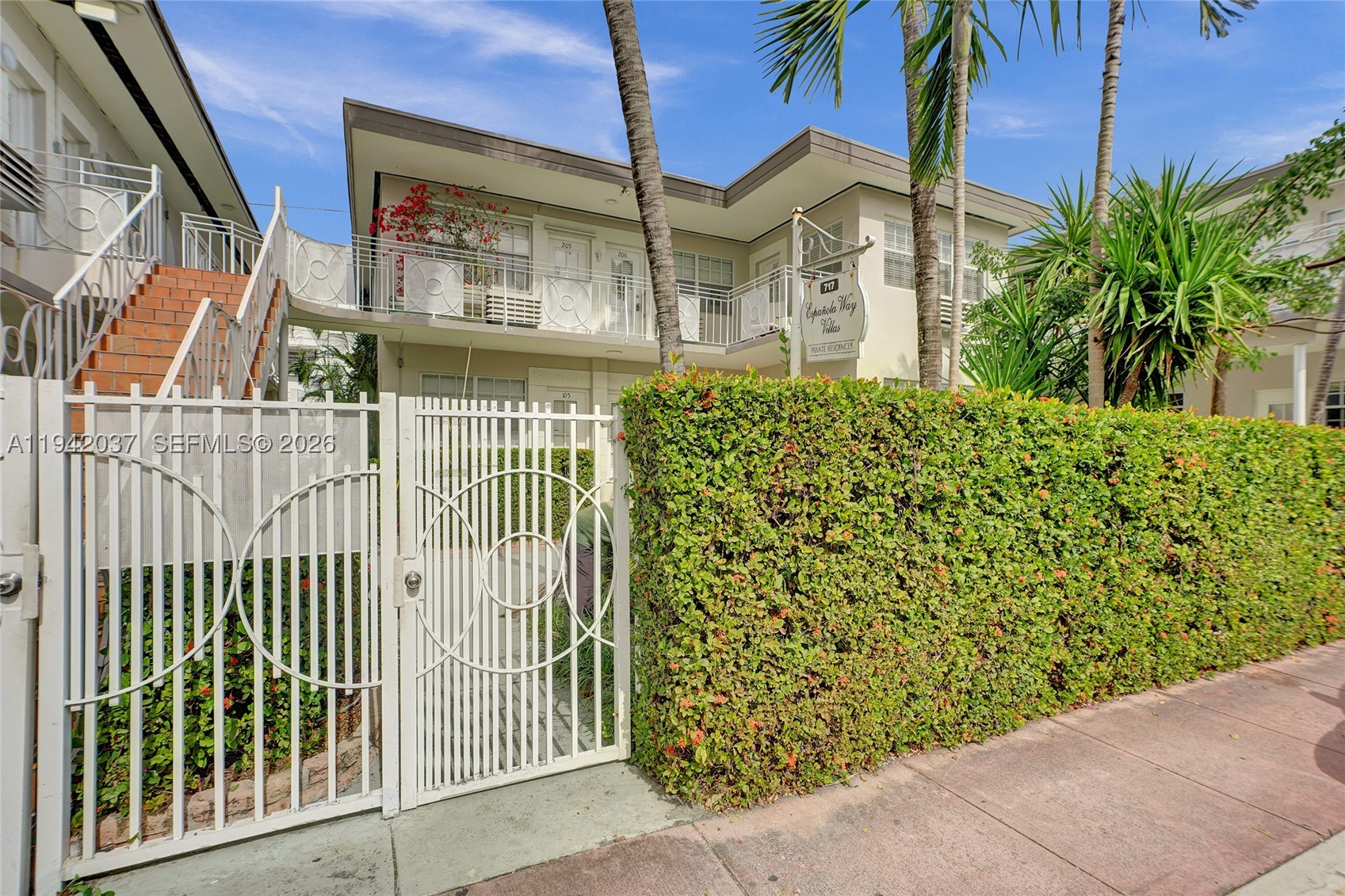 ESPANOLA WAY VILLAS CONDO - Residential
